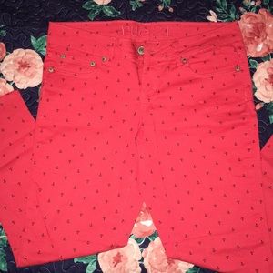 Rue 21 anchor capris, like new